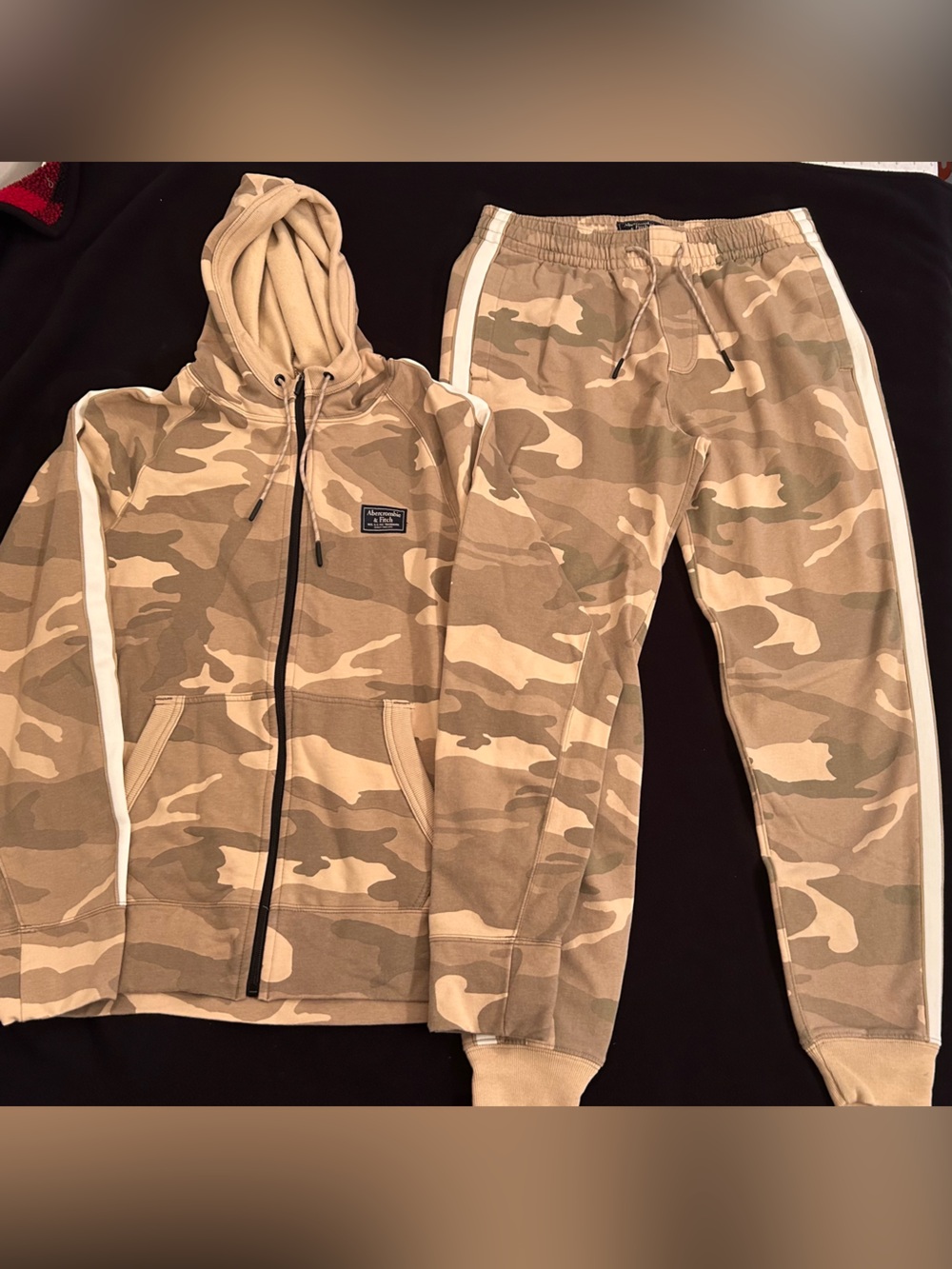 Abercrombie & Fitch Men's Beige Camo Zip-Up Hoodie Jacket